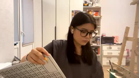 Marie online show from April 8, 1:46 pm