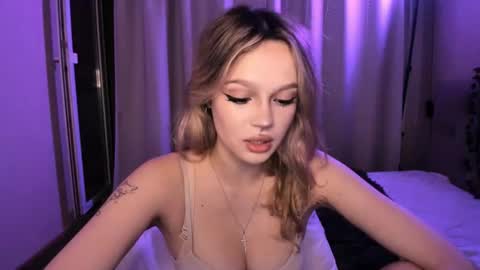 Megan 3 online show from August 4, 10:49 pm