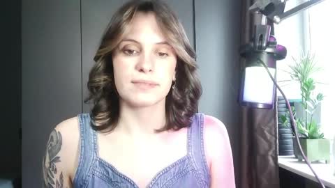 shy_miracle online show from May 4, 1:59 pm