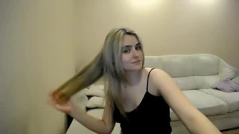 shy_sabrina_ online show from April 2, 9:12 pm