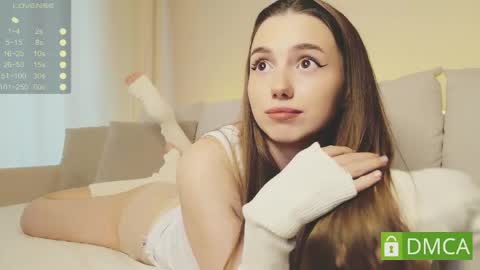 Mary online show from April 15, 2:28 pm