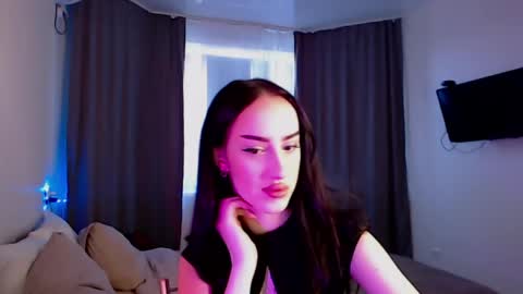 sienaaa online show from June 5, 2:12 pm