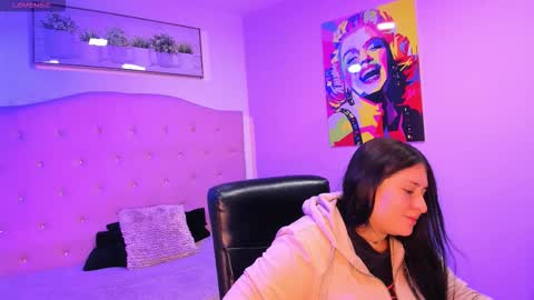 SIENNA  online show from March 13, 12:50 pm