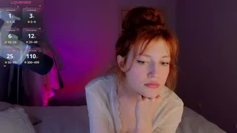 silly___woman online show from August 3, 7:41 pm
