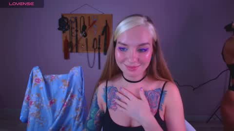 Simona online show from November 19, 7:25 pm