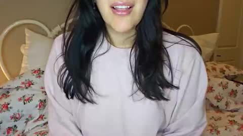 simonesighren online show from April 15, 5:19 am