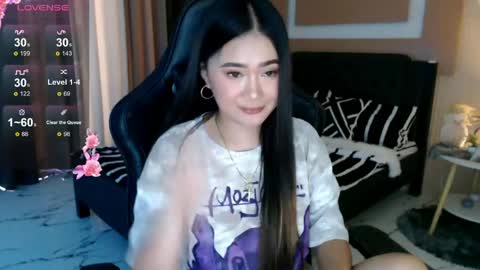 Adrianna Fowler online show from May 5, 2:36 am