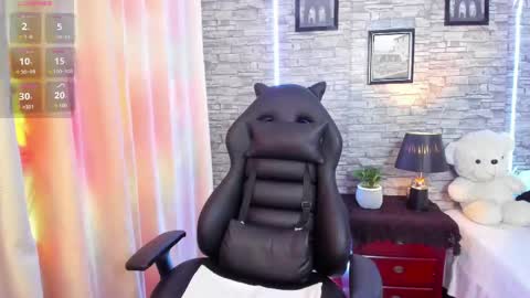 Skarleth online show from April 11, 8:01 pm