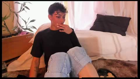 skinnybody_ online show from May 4, 7:17 pm