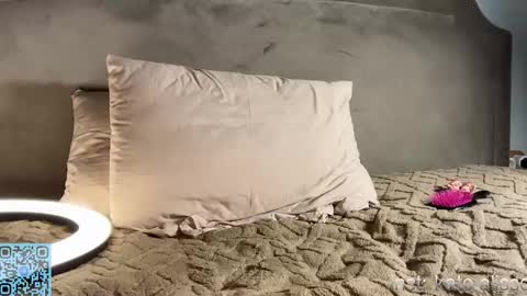 Skye online show from March 28, 7:57 pm