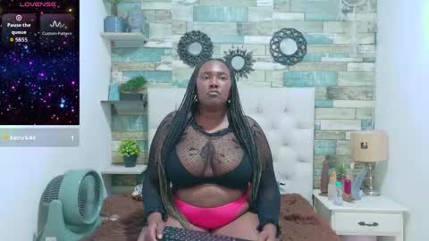 skyler_naomi online show from May 9, 5:26 pm