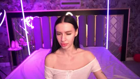 snow_whiteeex online show from March 25, 7:00 am