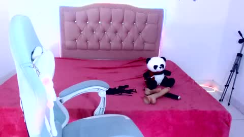 snowhot_69 online show from July 18, 9:01 am
