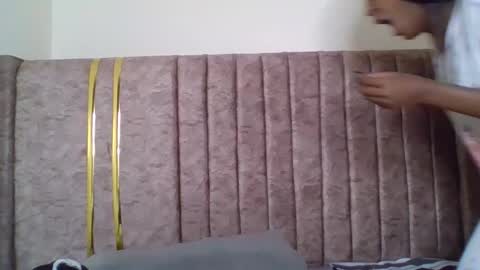 Snowie eyes online show from March 10, 10:47 pm