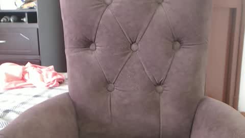 Sofa Castellanos online show from May 14, 4:35 pm