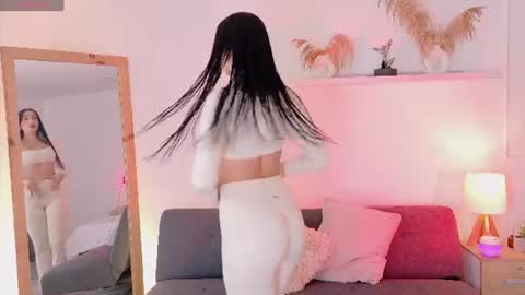 Sofi smith   online show from June 12, 1:41 pm