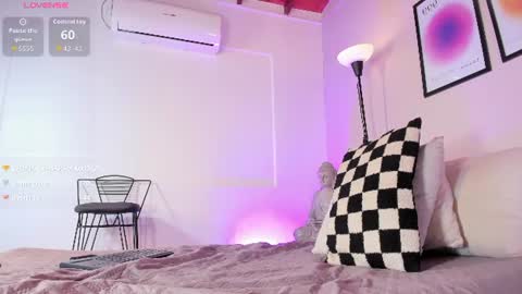 Sofi Vega online show from June 30, 5:45 pm