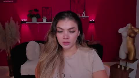 sofia_velvetx online show from June 16, 1:23 pm