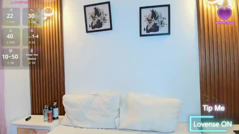   online show from April 12, 11:06 pm