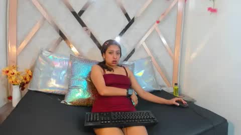 sofiia_cutte_ online show from April 23, 2:52 pm