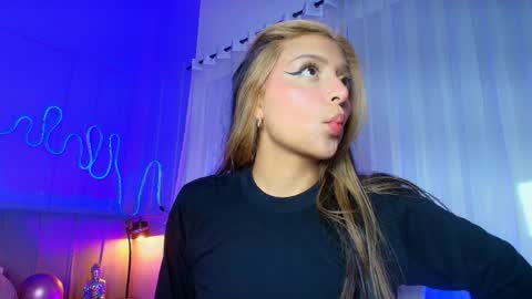 Sofi online show from April 9, 11:48 am