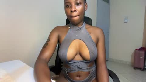 soft_nicole online show from June 21, 11:20 pm