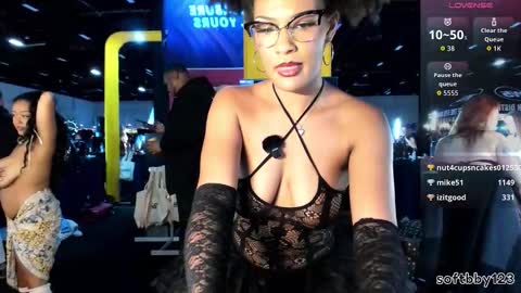 Chloe Kiwi online show from November 9, 1:00 am