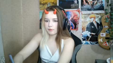 Mila online show from April 18, 5:15 pm