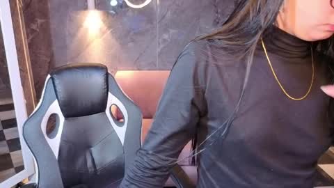 sophie_jones_b online show from April 10, 12:33 pm