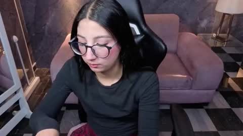 sophie_jones_b online show from March 5, 12:56 pm