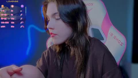 sophie_nomenal_ online show from May 22, 3:21 pm