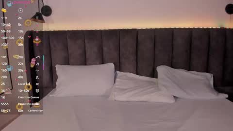 sophie_smith19 online show from April 15, 3:12 pm