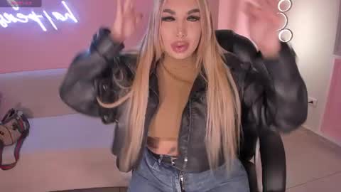 Sophie  Palmer online show from June 26, 12:28 pm