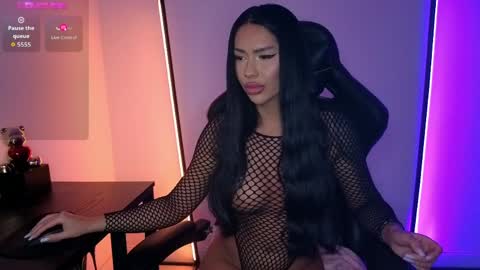 sophiexmoon online show from April 4, 7:45 pm