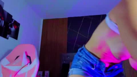 sophiexx__ online show from March 22, 5:41 pm