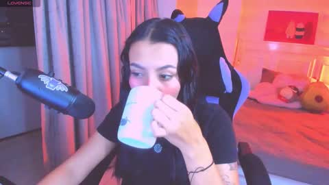 Lili online show from February 19, 11:47 pm