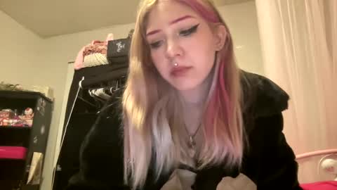 Pixie online show from December 14, 3:06 am