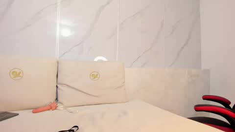 Stefany Lure online show from May 2, 9:18 pm