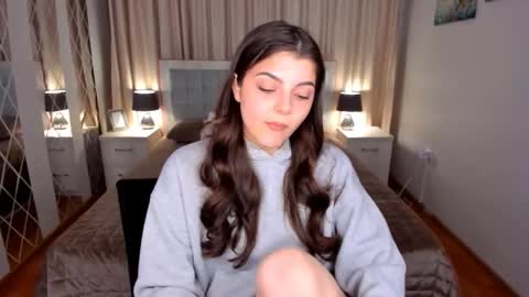 StellaRainbow online show from April 11, 8:18 am