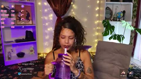 stellart_ online show from March 9, 2:26 am