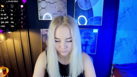 Stephanie Sea online show from December 22, 8:47 pm