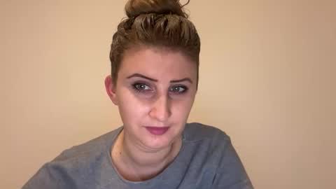 Stephany online show from February 12, 6:09 pm