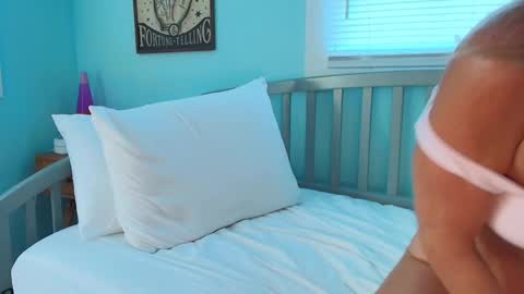 sunniemilf online show from October 25, 12:57 pm