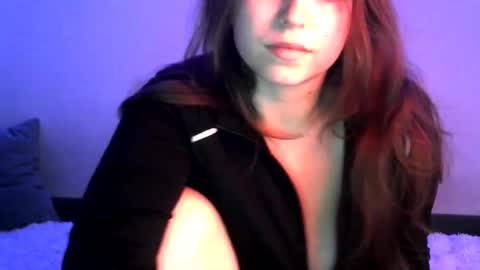 Lisa online show from April 22, 4:04 pm