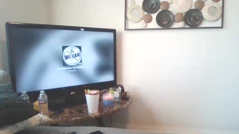 WATCHMEMAKEYOUCUM online show from December 18, 2:38 pm