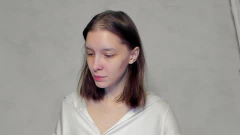 Una online show from April 10, 9:10 pm