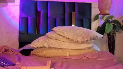 Susana W online show from March 11, 9:39 pm