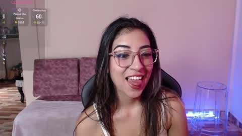 Susana hendrix    online show from April 1, 6:16 pm