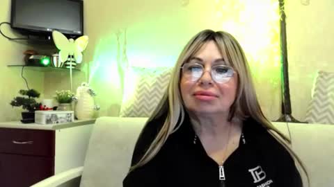 SusiexNoreen online show from April 14, 1:16 am