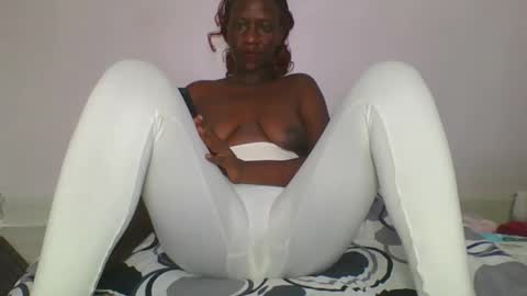 bella online show from April 25, 8:39 am